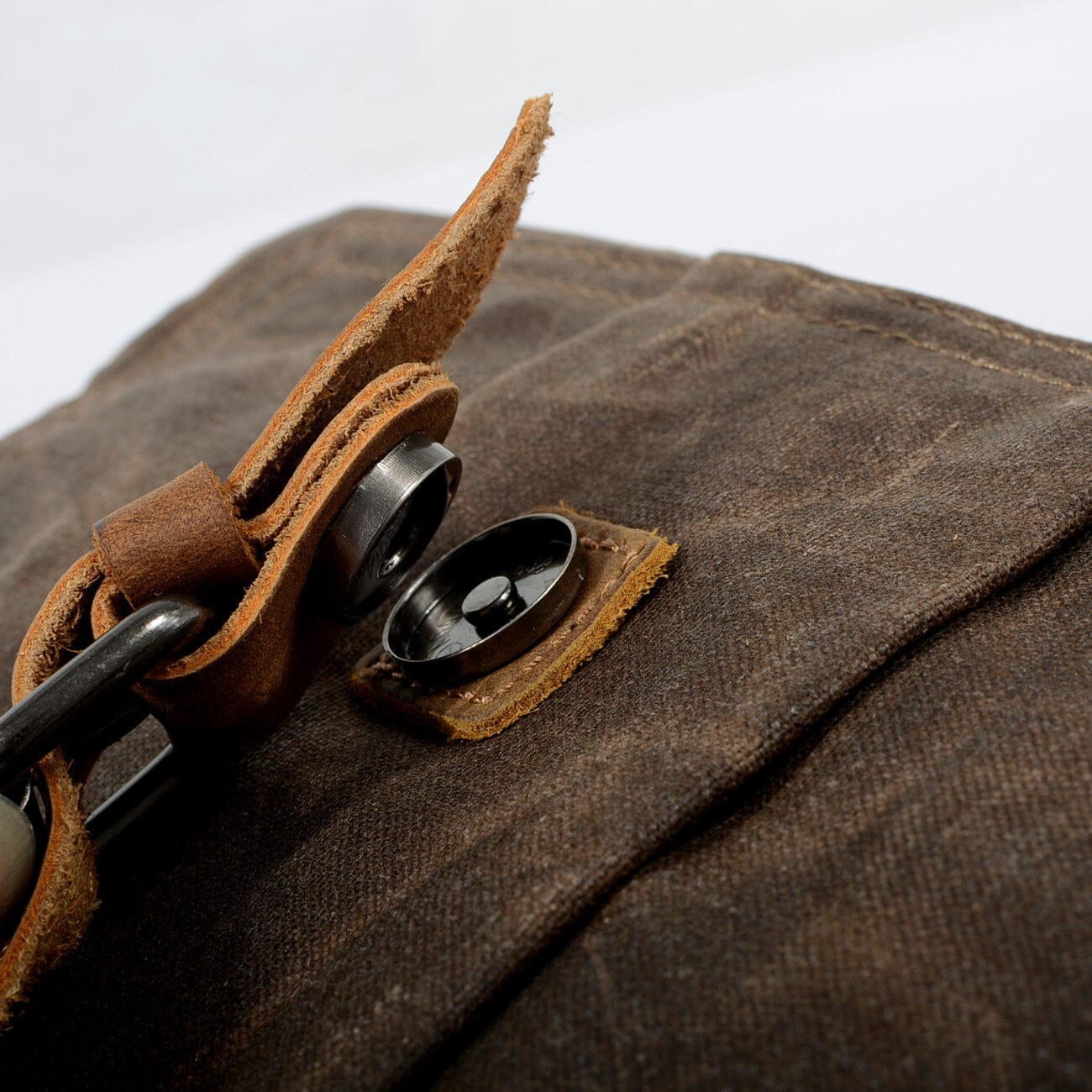 Kiruna - Small Canvas Messenger Bag