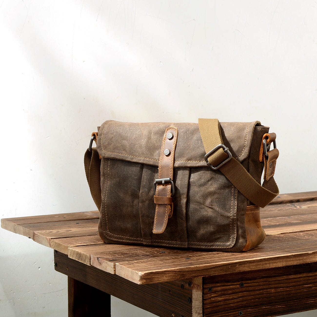 Kiruna - Small Canvas Messenger Bag
